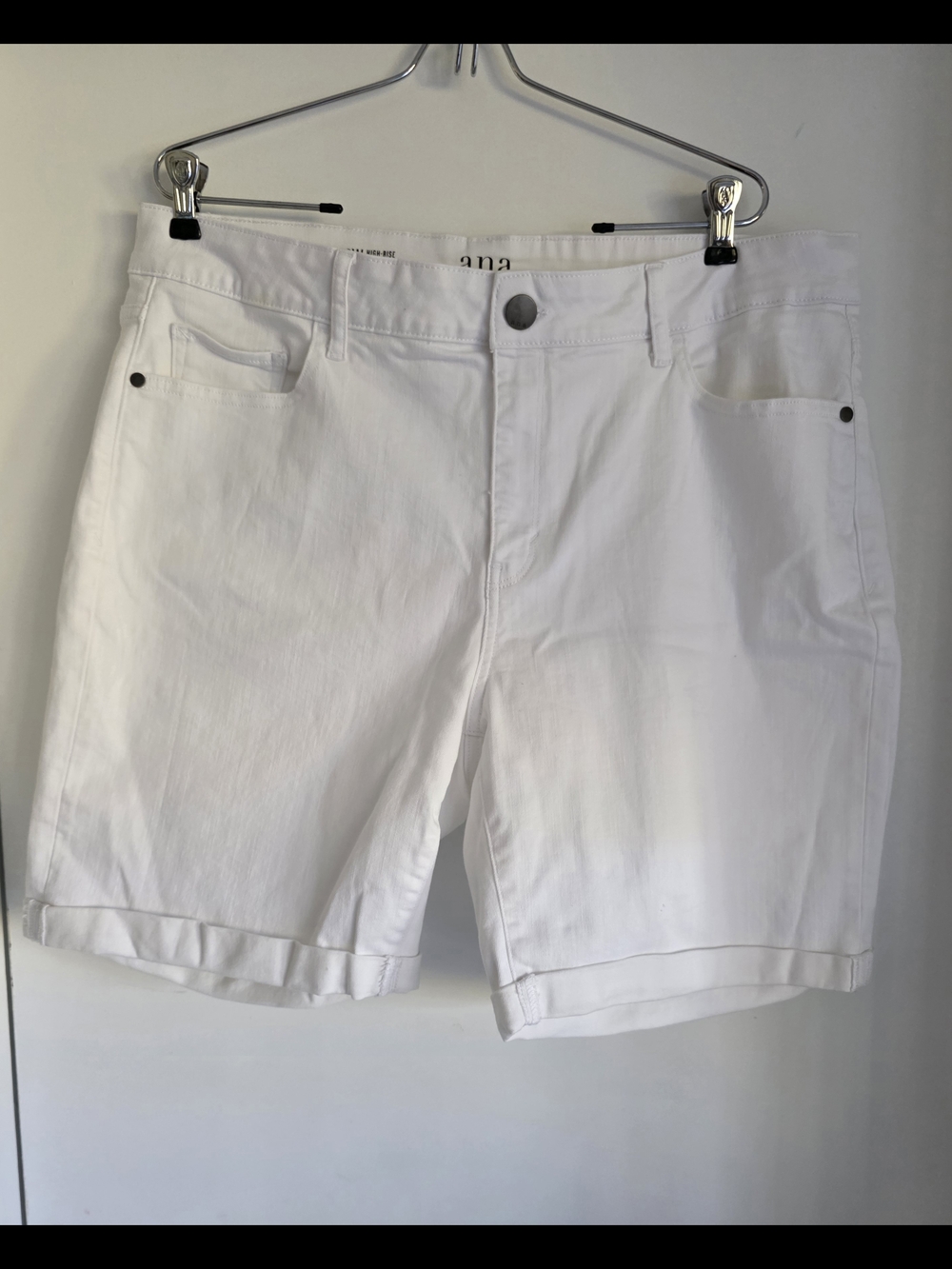 a.n.a White High-Rise Midi Denim Shorts 16w
